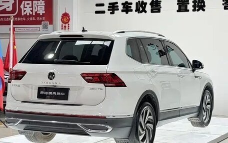 Volkswagen Tiguan II, 2023 год, 2 518 000 рублей, 4 фотография