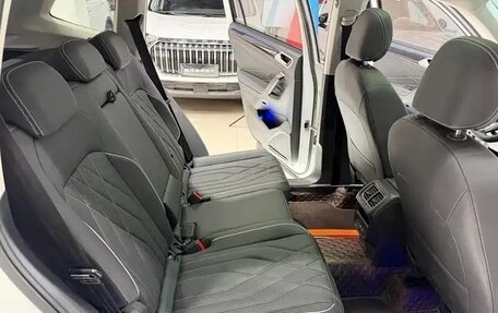 Volkswagen Tiguan II, 2023 год, 2 518 000 рублей, 10 фотография