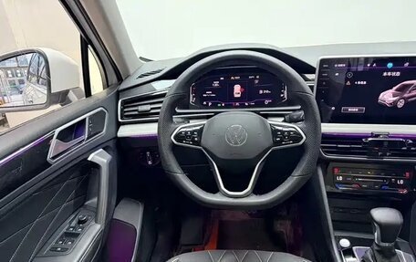 Volkswagen Tiguan II, 2023 год, 2 518 000 рублей, 12 фотография