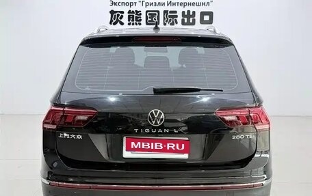 Volkswagen Tiguan II, 2023 год, 2 433 000 рублей, 5 фотография