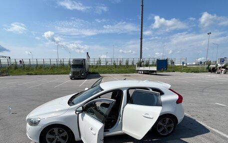 Volvo V40 II рестайлинг, 2014 год, 1 250 000 рублей, 24 фотография