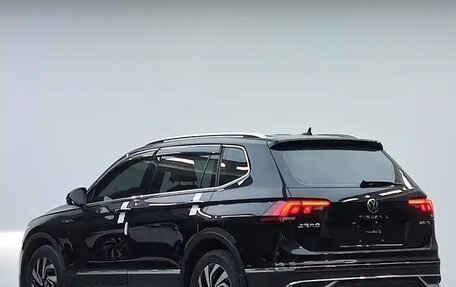 Volkswagen Tiguan II, 2023 год, 2 517 000 рублей, 6 фотография