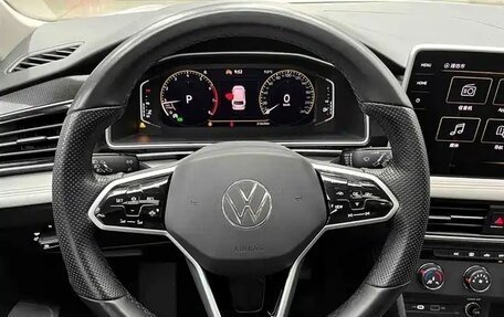 Volkswagen Tiguan II, 2023 год, 2 660 000 рублей, 11 фотография