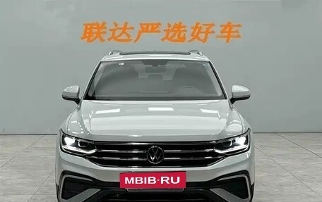 Volkswagen Tiguan II, 2023 год, 2 660 000 рублей, 2 фотография
