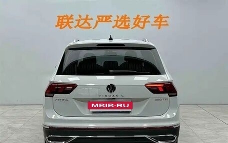Volkswagen Tiguan II, 2023 год, 2 660 000 рублей, 5 фотография