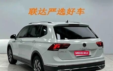 Volkswagen Tiguan II, 2023 год, 2 660 000 рублей, 6 фотография