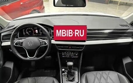 Volkswagen Tiguan II, 2023 год, 2 660 000 рублей, 10 фотография