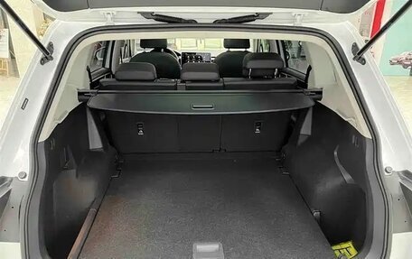 Volkswagen Tiguan II, 2023 год, 2 660 000 рублей, 18 фотография