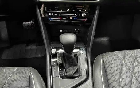 Volkswagen Tiguan II, 2023 год, 2 660 000 рублей, 16 фотография