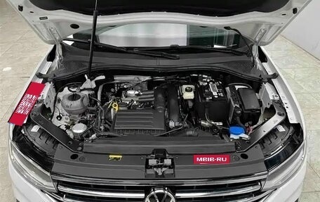 Volkswagen Tiguan II, 2023 год, 2 660 000 рублей, 17 фотография