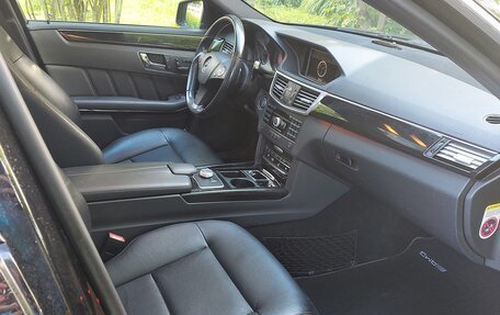 Mercedes-Benz E-Класс, 2011 год, 1 650 000 рублей, 6 фотография