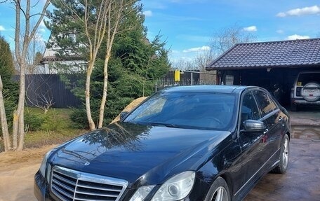 Mercedes-Benz E-Класс, 2011 год, 1 650 000 рублей, 14 фотография
