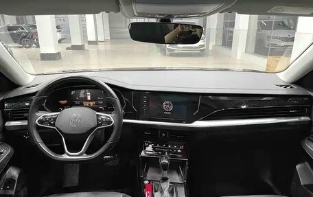 Volkswagen Passat B8 рестайлинг, 2023 год, 2 206 000 рублей, 10 фотография