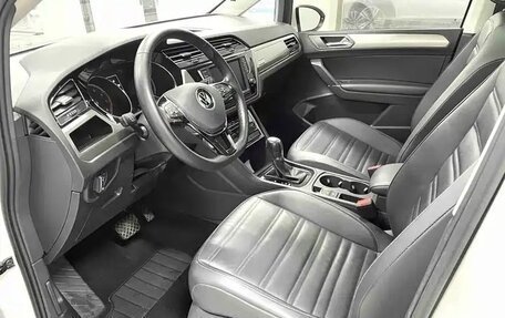 Volkswagen Touran III, 2021 год, 2 208 000 рублей, 7 фотография