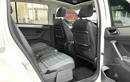 Volkswagen Touran III, 2021 год, 2 208 000 рублей, 9 фотография