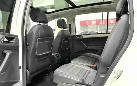 Volkswagen Touran III, 2021 год, 2 208 000 рублей, 8 фотография
