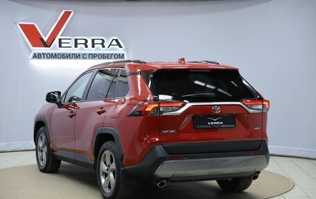 Toyota RAV4, 2021 год, 3 390 000 рублей, 7 фотография