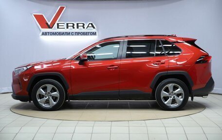 Toyota RAV4, 2021 год, 3 390 000 рублей, 8 фотография
