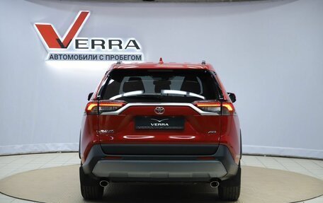 Toyota RAV4, 2021 год, 3 390 000 рублей, 6 фотография