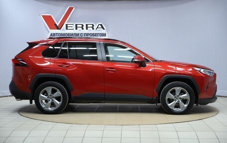 Toyota RAV4, 2021 год, 3 390 000 рублей, 4 фотография