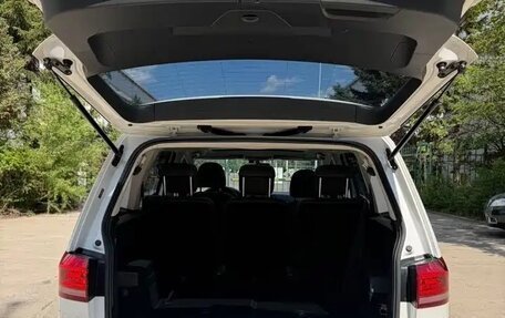 Volkswagen Touran III, 2021 год, 2 304 000 рублей, 17 фотография