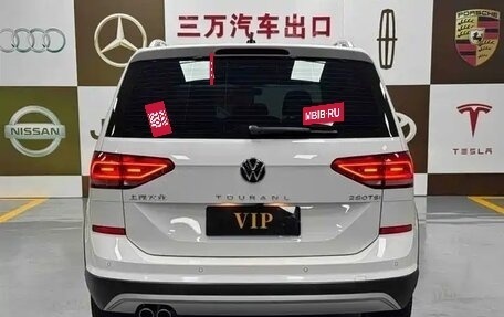 Volkswagen Touran III, 2021 год, 2 358 000 рублей, 5 фотография