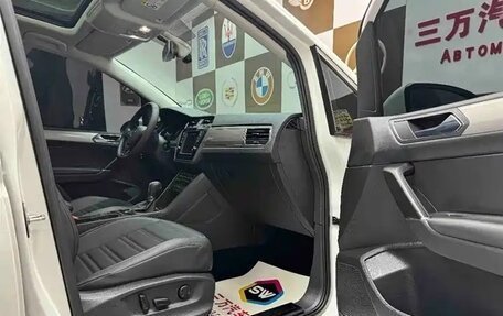 Volkswagen Touran III, 2021 год, 2 358 000 рублей, 9 фотография