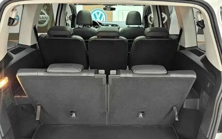 Volkswagen Touran III, 2021 год, 2 358 000 рублей, 14 фотография