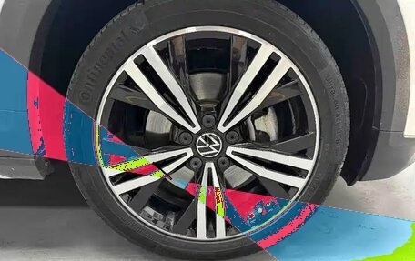 Volkswagen Touran III, 2021 год, 2 358 000 рублей, 17 фотография