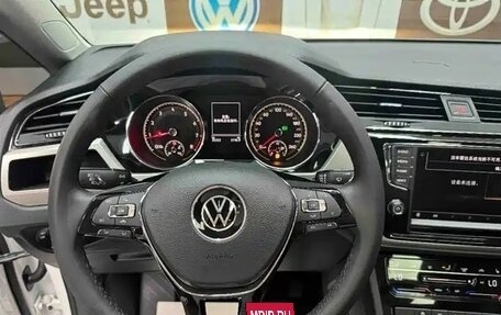 Volkswagen Touran III, 2021 год, 2 358 000 рублей, 11 фотография