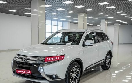 Mitsubishi Outlander III рестайлинг 3, 2017 год, 1 938 000 рублей, 1 фотография
