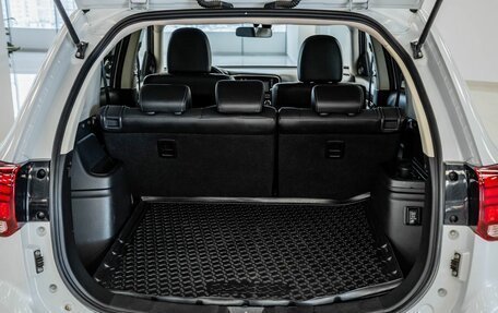 Mitsubishi Outlander III рестайлинг 3, 2017 год, 1 938 000 рублей, 11 фотография