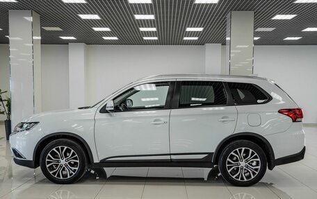 Mitsubishi Outlander III рестайлинг 3, 2017 год, 1 938 000 рублей, 7 фотография