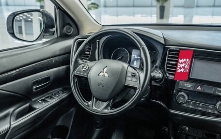 Mitsubishi Outlander III рестайлинг 3, 2017 год, 1 938 000 рублей, 13 фотография