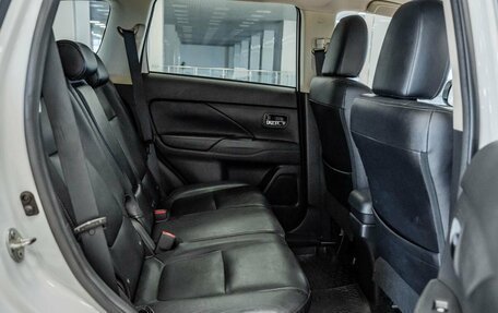 Mitsubishi Outlander III рестайлинг 3, 2017 год, 1 938 000 рублей, 18 фотография