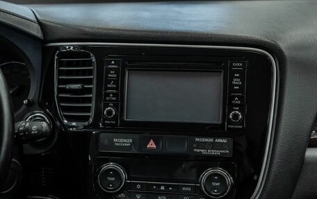 Mitsubishi Outlander III рестайлинг 3, 2017 год, 1 938 000 рублей, 17 фотография
