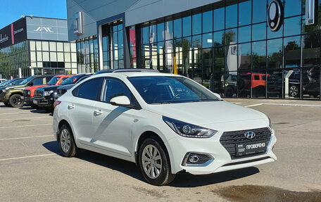 Hyundai Solaris II рестайлинг, 2018 год, 1 300 000 рублей, 3 фотография