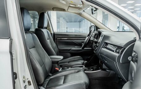 Mitsubishi Outlander III рестайлинг 3, 2017 год, 1 938 000 рублей, 19 фотография