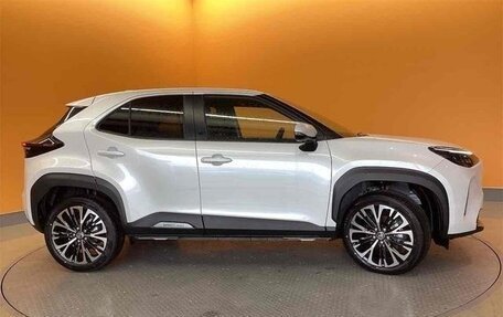 Toyota Yaris Cross, 2025 год, 1 670 333 рублей, 3 фотография