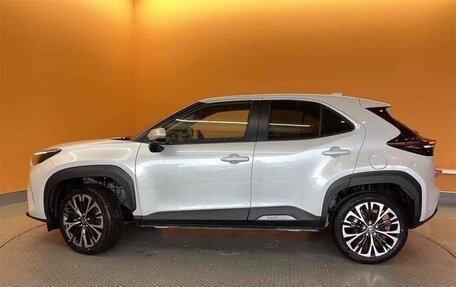 Toyota Yaris Cross, 2025 год, 1 670 333 рублей, 4 фотография