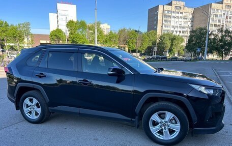 Toyota RAV4, 2019 год, 2 850 000 рублей, 6 фотография