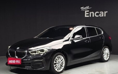 BMW 1 серия, 2020 год, 2 100 000 рублей, 1 фотография