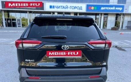 Toyota RAV4, 2019 год, 2 850 000 рублей, 2 фотография