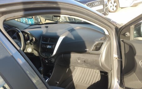 Hyundai Solaris II рестайлинг, 2012 год, 930 000 рублей, 5 фотография