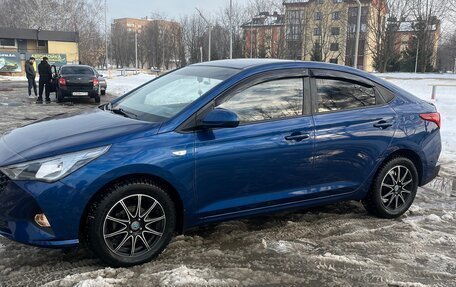 Hyundai Solaris II рестайлинг, 2022 год, 1 750 000 рублей, 2 фотография