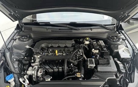 Hyundai Elantra, 2023 год, 1 360 000 рублей, 16 фотография