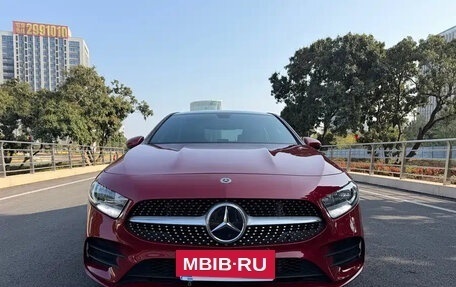 Mercedes-Benz A-Класс, 2021 год, 1 550 000 рублей, 2 фотография