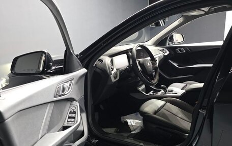 BMW 1 серия, 2020 год, 2 100 000 рублей, 10 фотография