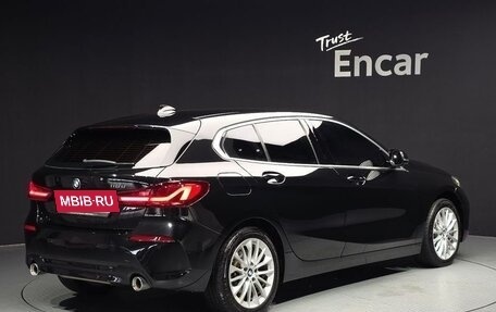 BMW 1 серия, 2020 год, 2 100 000 рублей, 4 фотография
