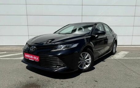 Toyota Camry, 2019 год, 2 370 000 рублей, 1 фотография